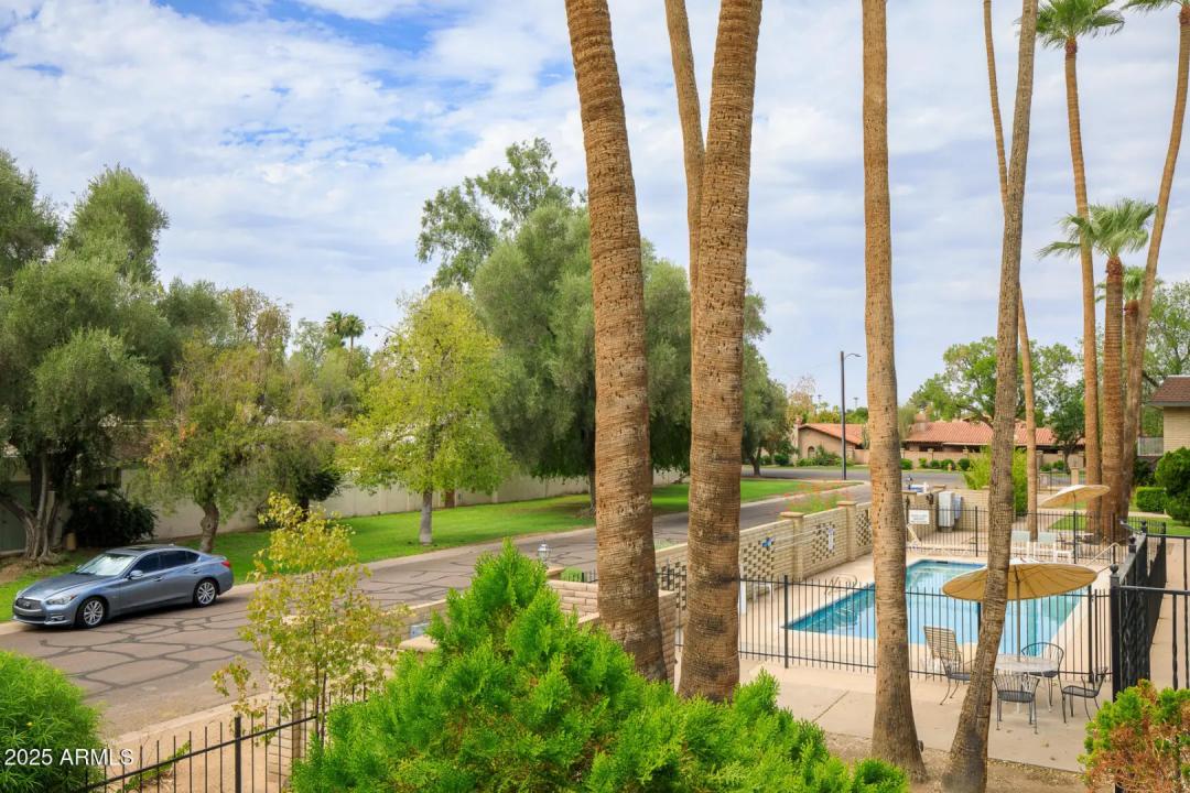 Real Estate Picture 25