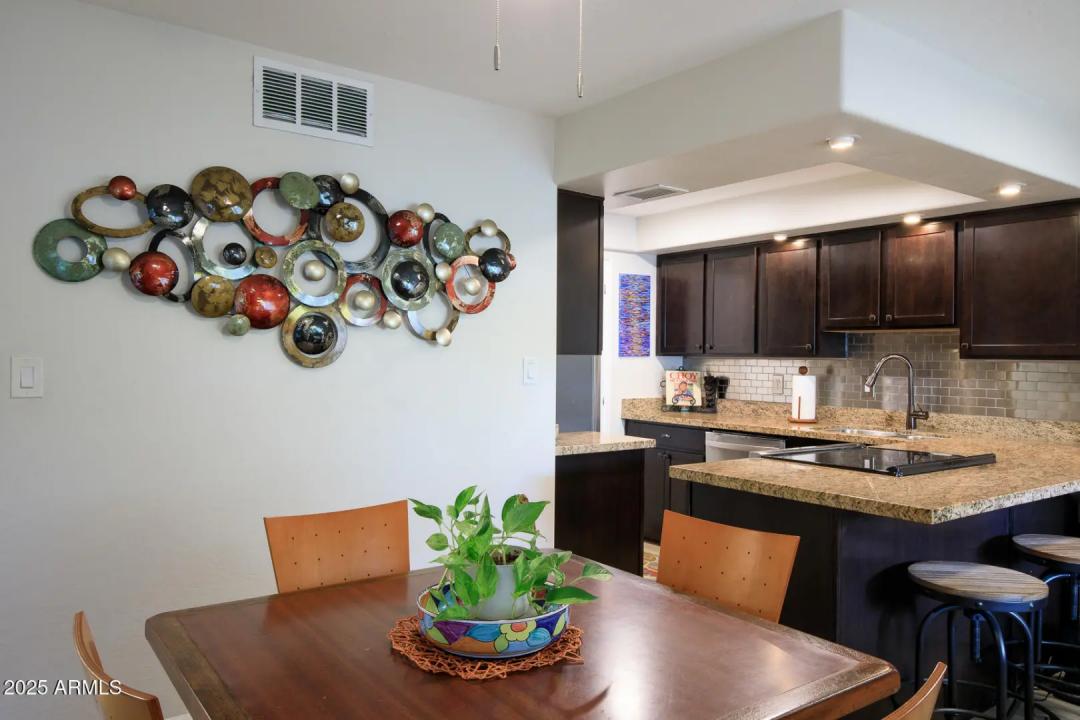 Real Estate Picture 8