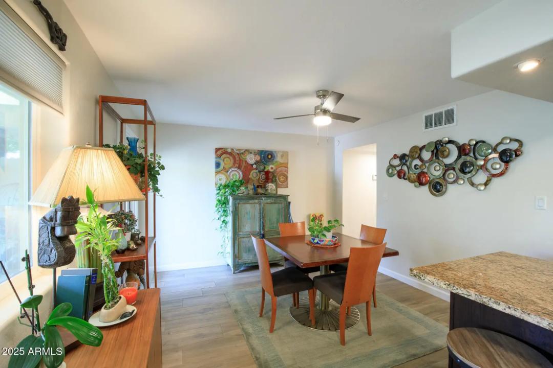 Real Estate Picture 11