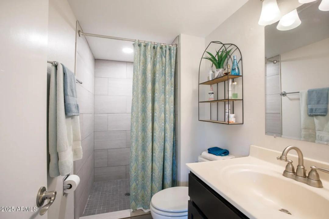 Real Estate Picture 17