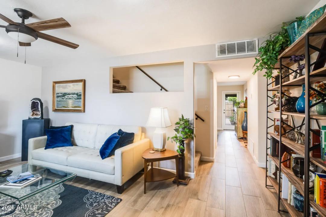 Real Estate Picture 6