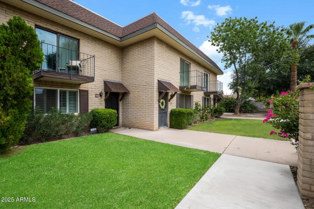 Real Estate Picture 2