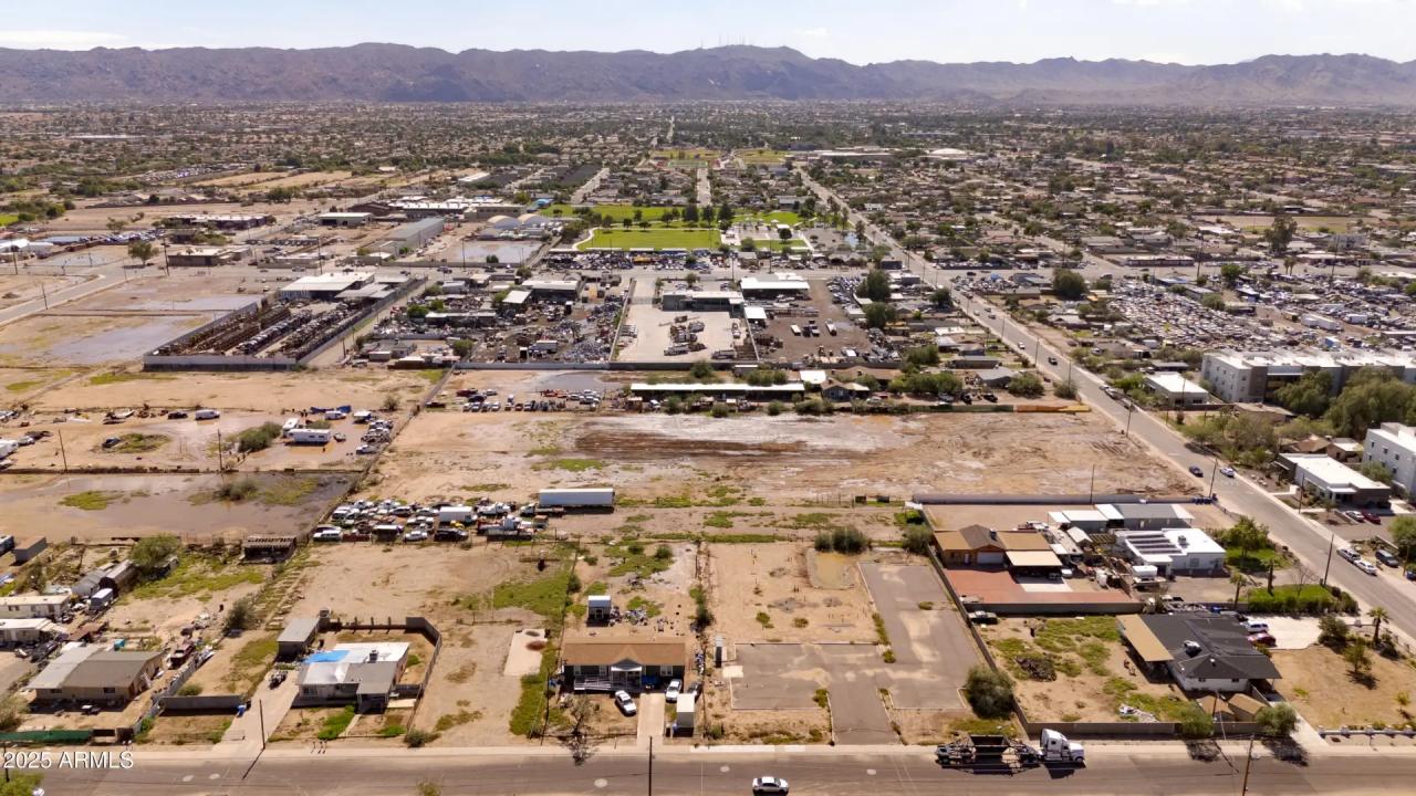 Real Estate Picture 4