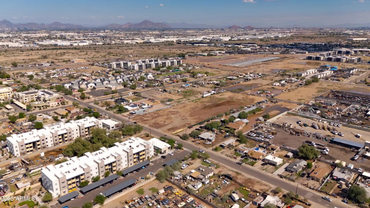 Real Estate Picture 8