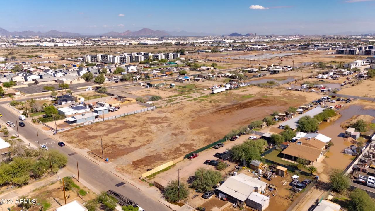 Real Estate Picture 14