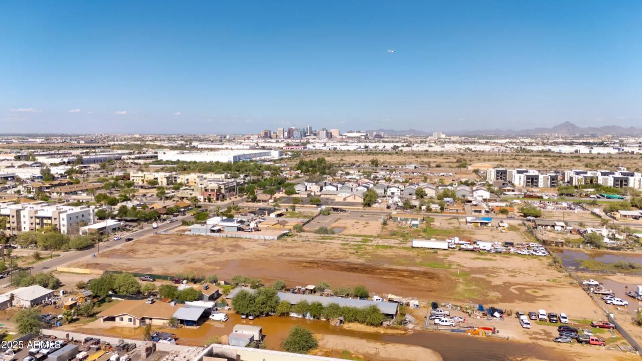 Real Estate Picture 33