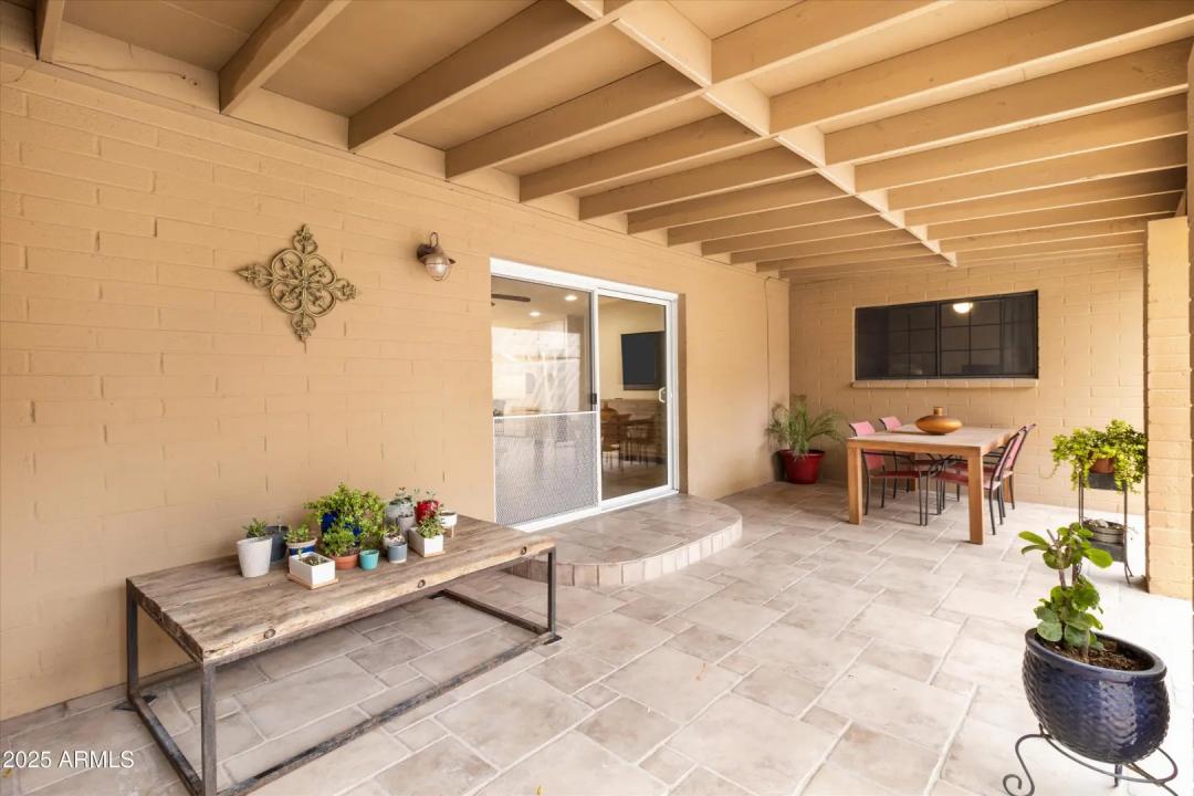 Real Estate Picture 6