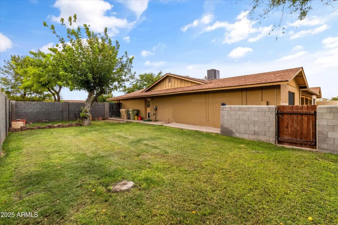 Real Estate Picture 7