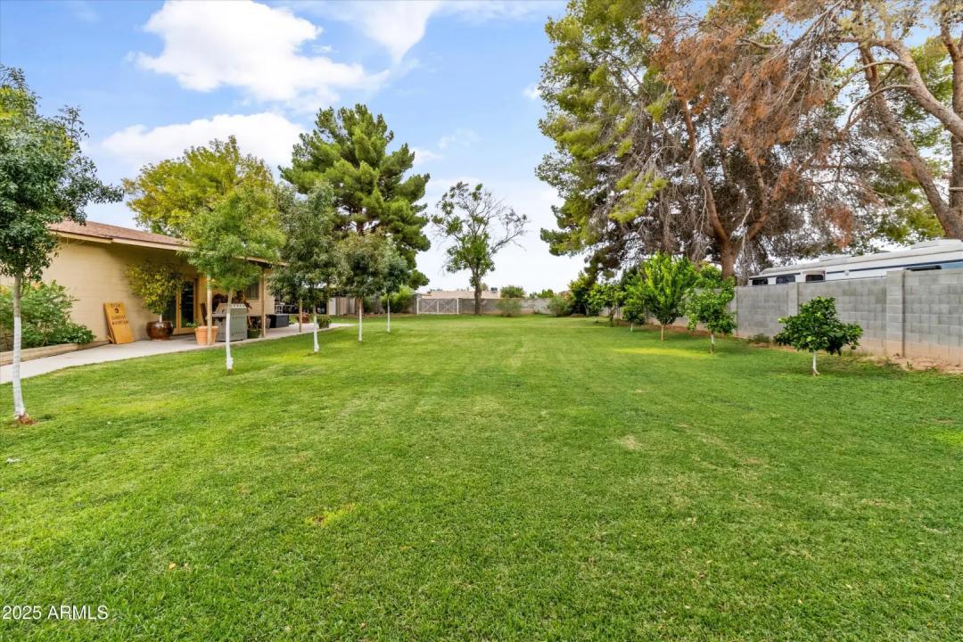 Real Estate Picture 3