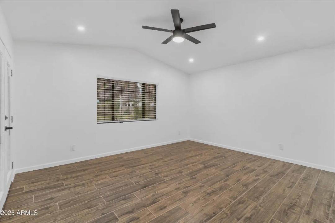 Real Estate Picture 22