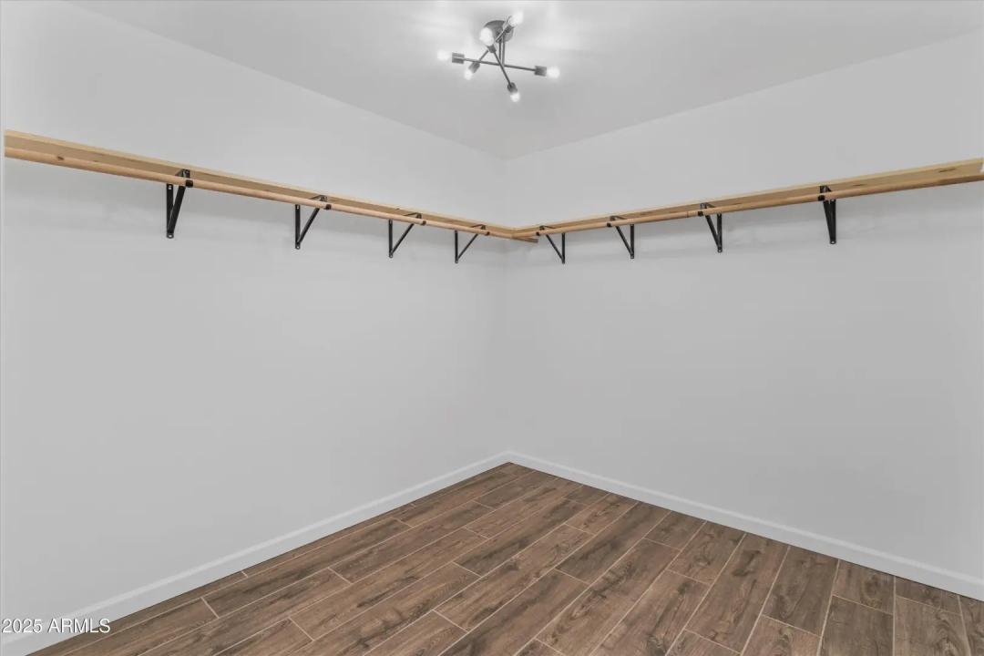 Real Estate Picture 24