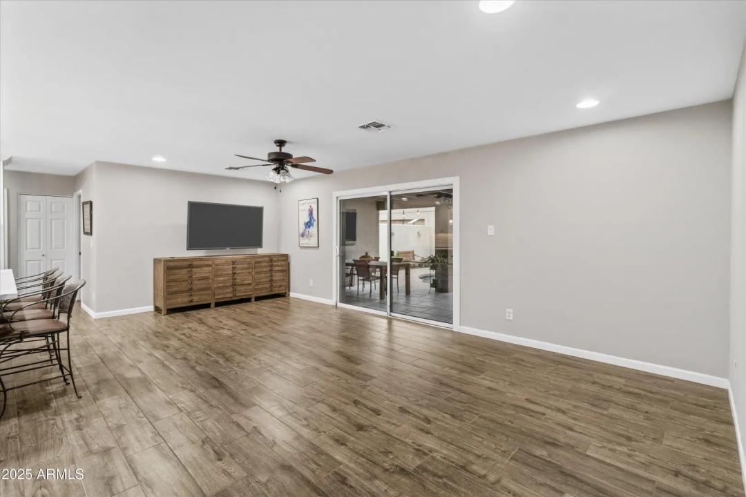 Real Estate Picture 15