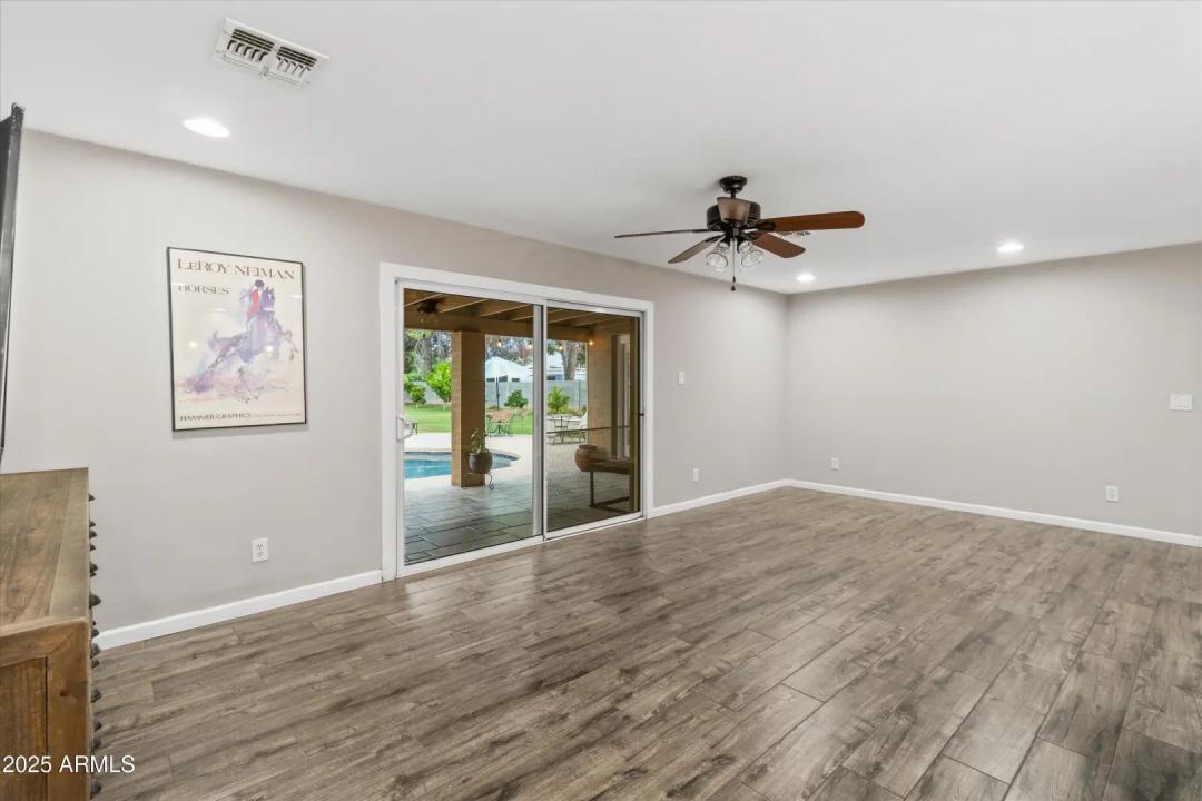 Real Estate Picture 16