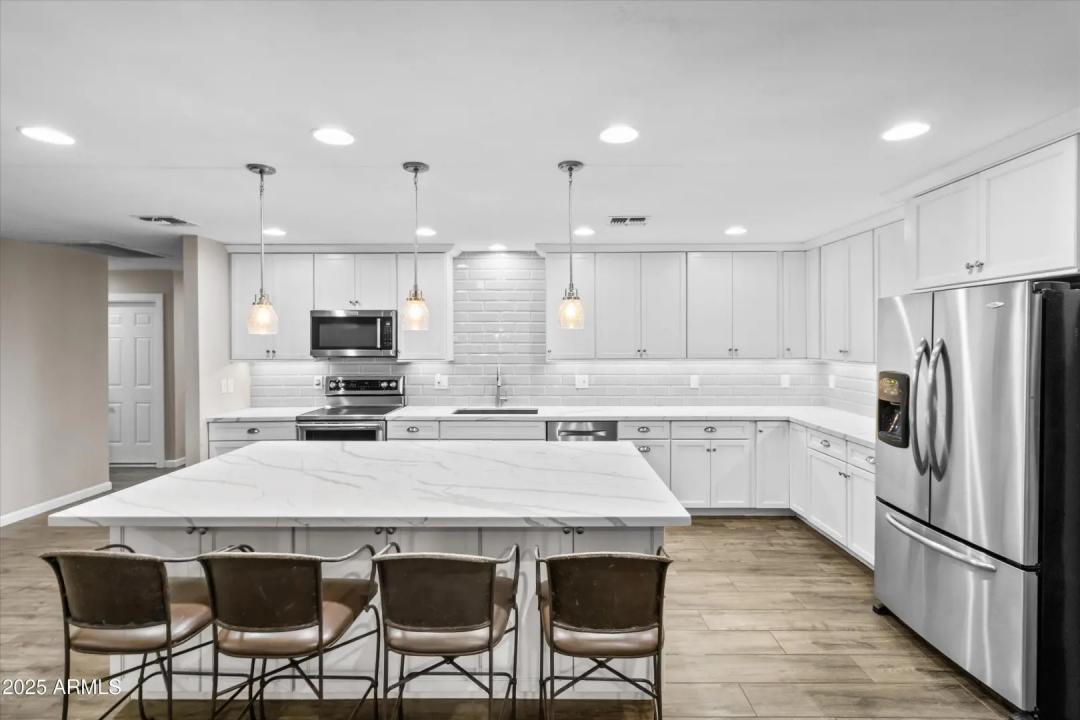 Real Estate Picture 10