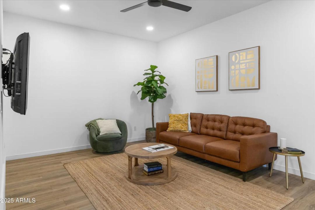 Real Estate Picture 43