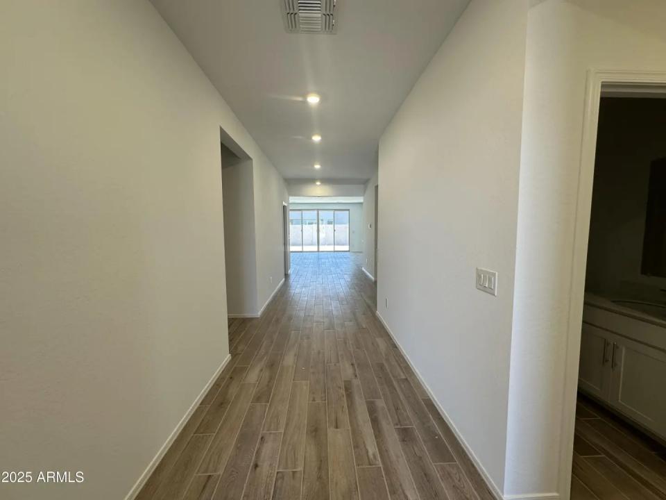 Real Estate Picture 3