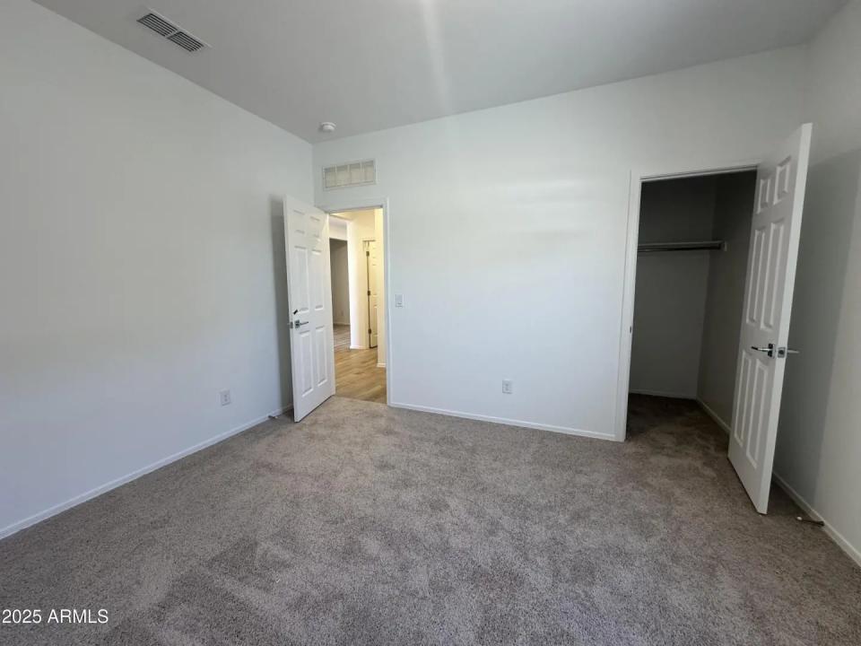 Real Estate Picture 9