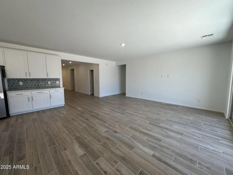 Real Estate Picture 20