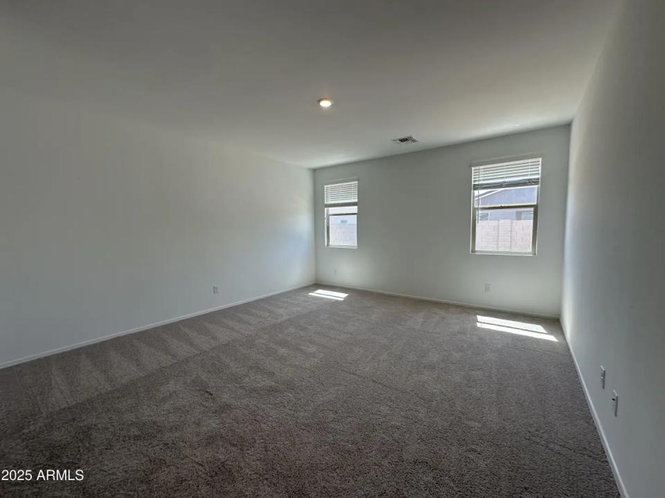Real Estate Picture 22