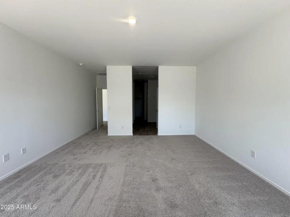 Real Estate Picture 24