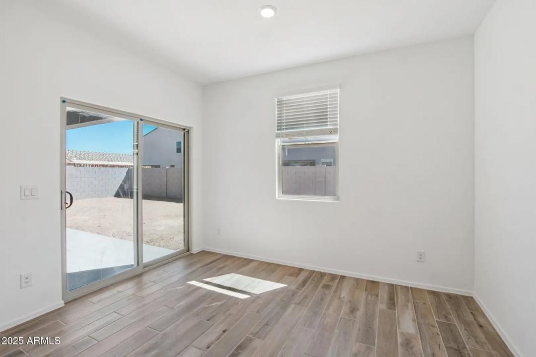 Real Estate Picture 11