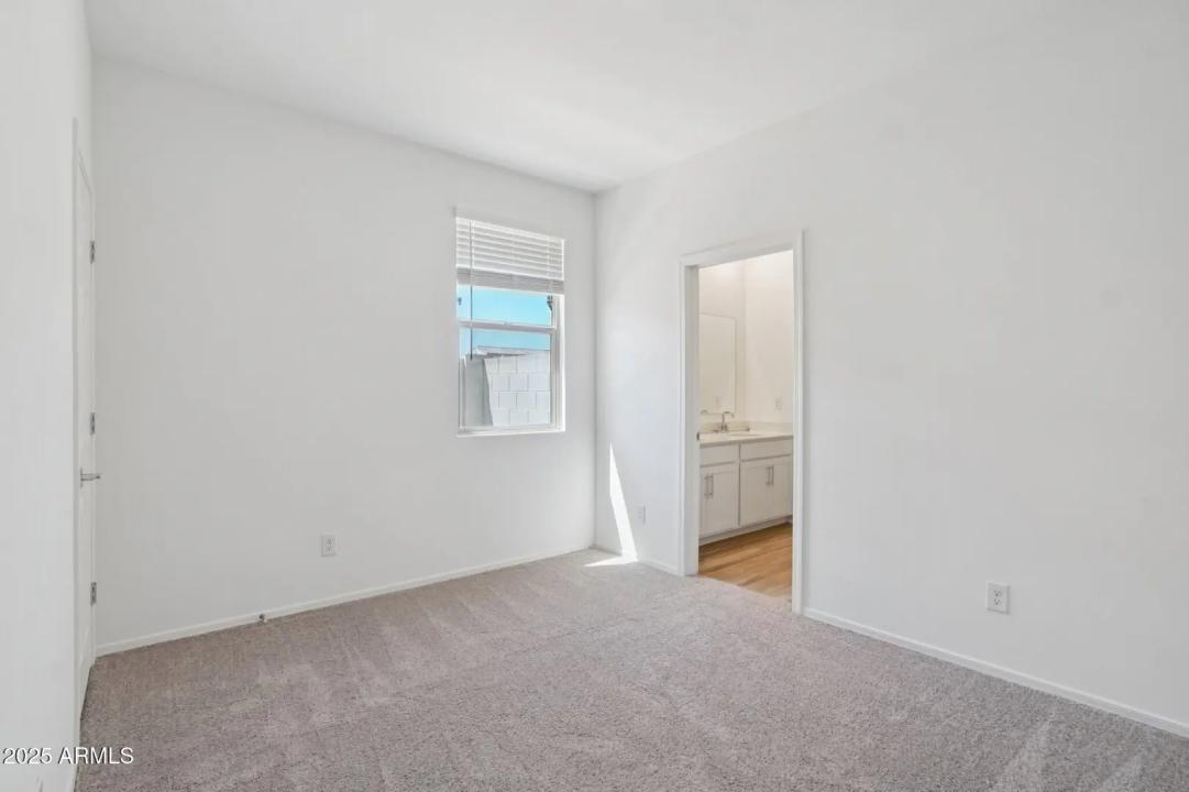 Real Estate Picture 21