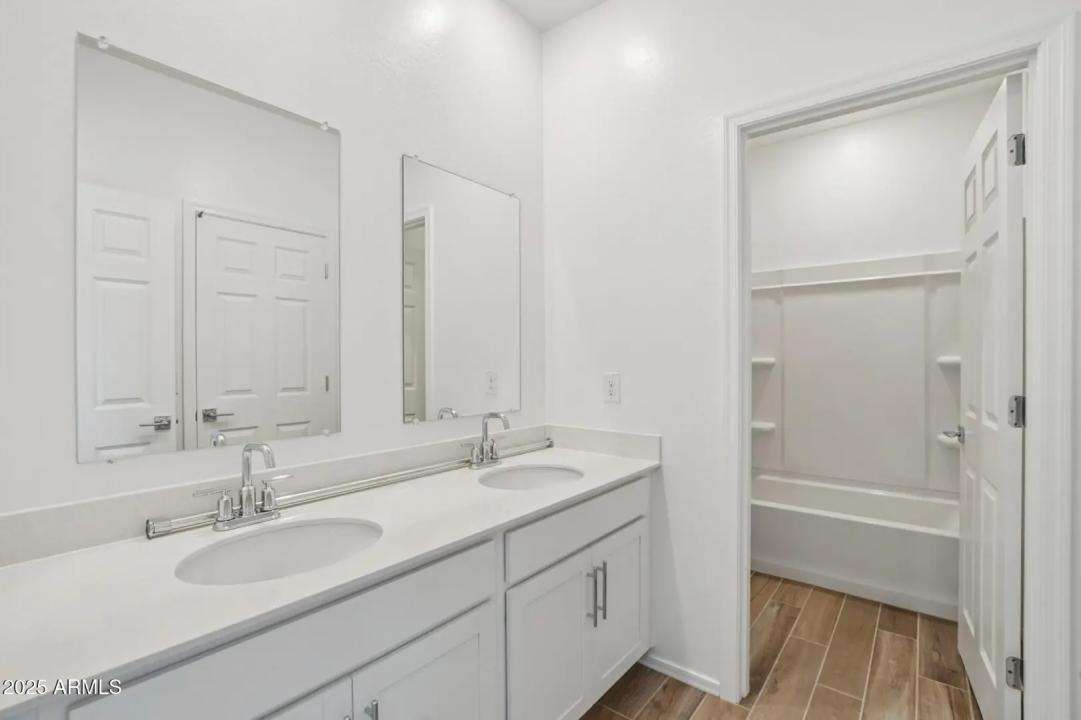 Real Estate Picture 23