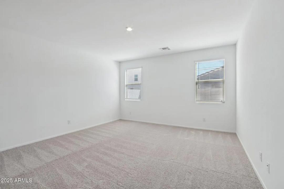 Real Estate Picture 30