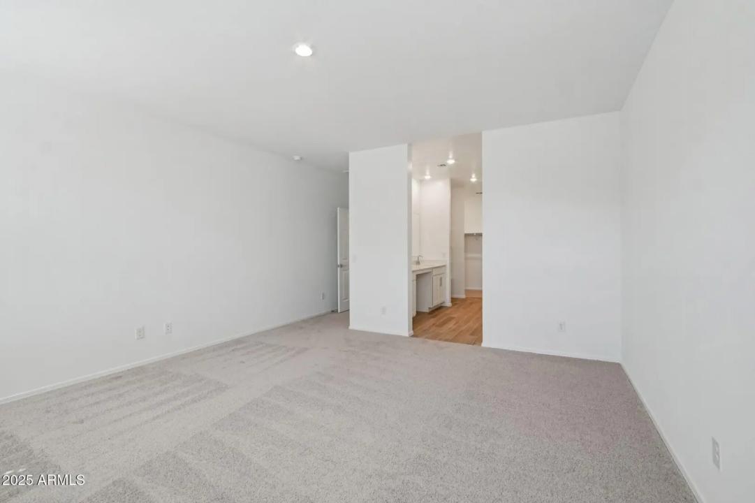 Real Estate Picture 32