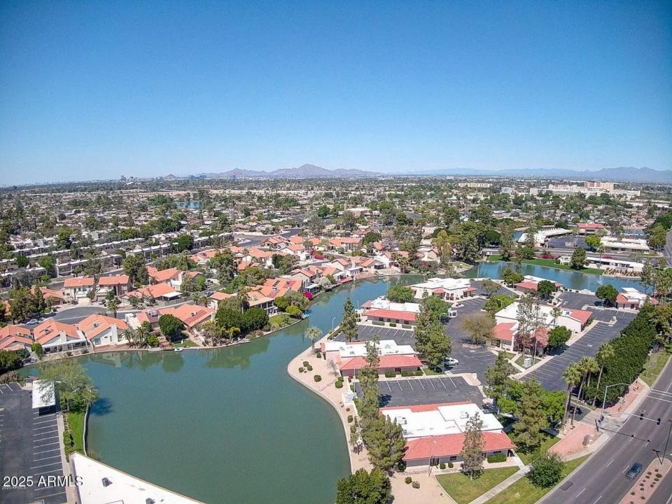 Real Estate Picture 10