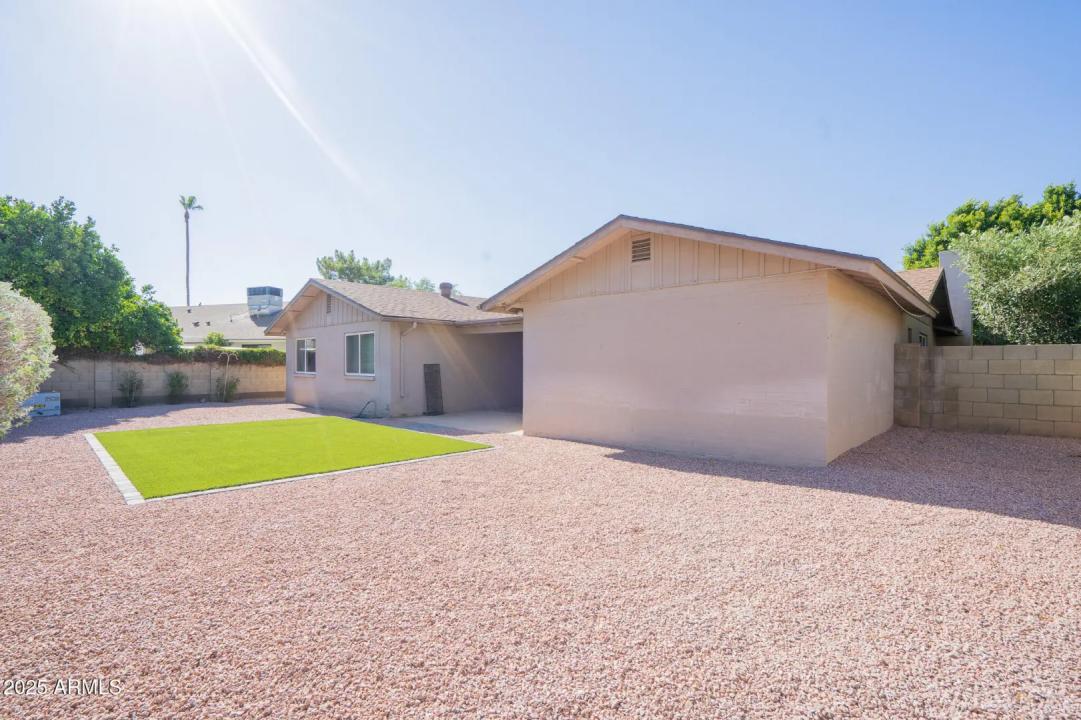 Real Estate Picture 5