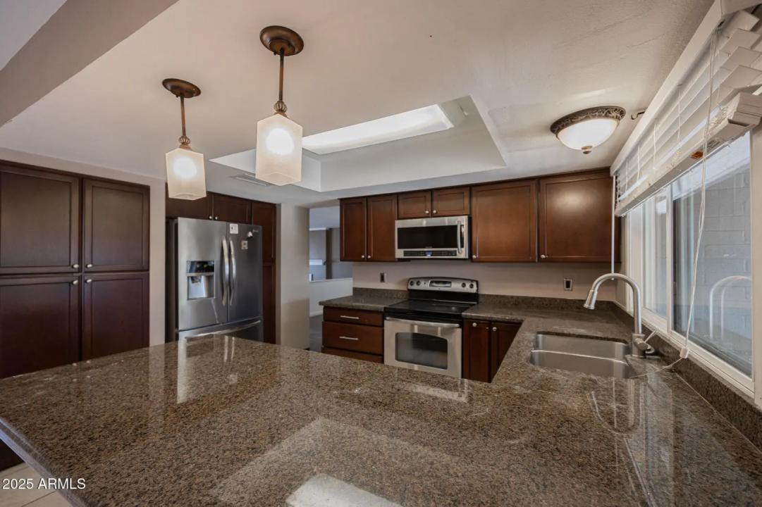 Real Estate Picture 3