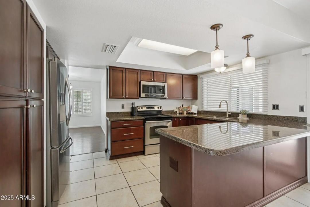 Real Estate Picture 8