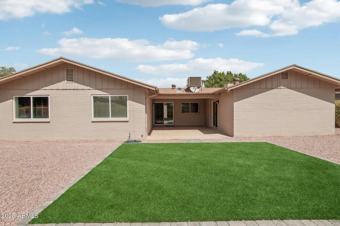 Real Estate Picture 24