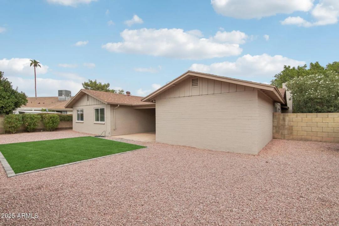Real Estate Picture 23
