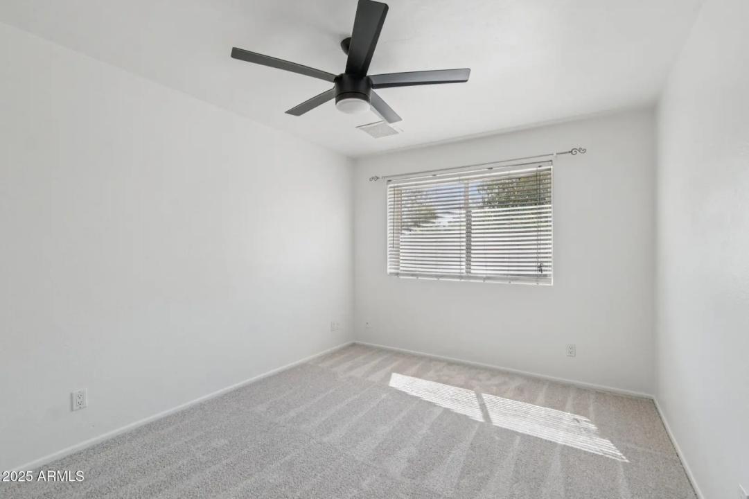 Real Estate Picture 18