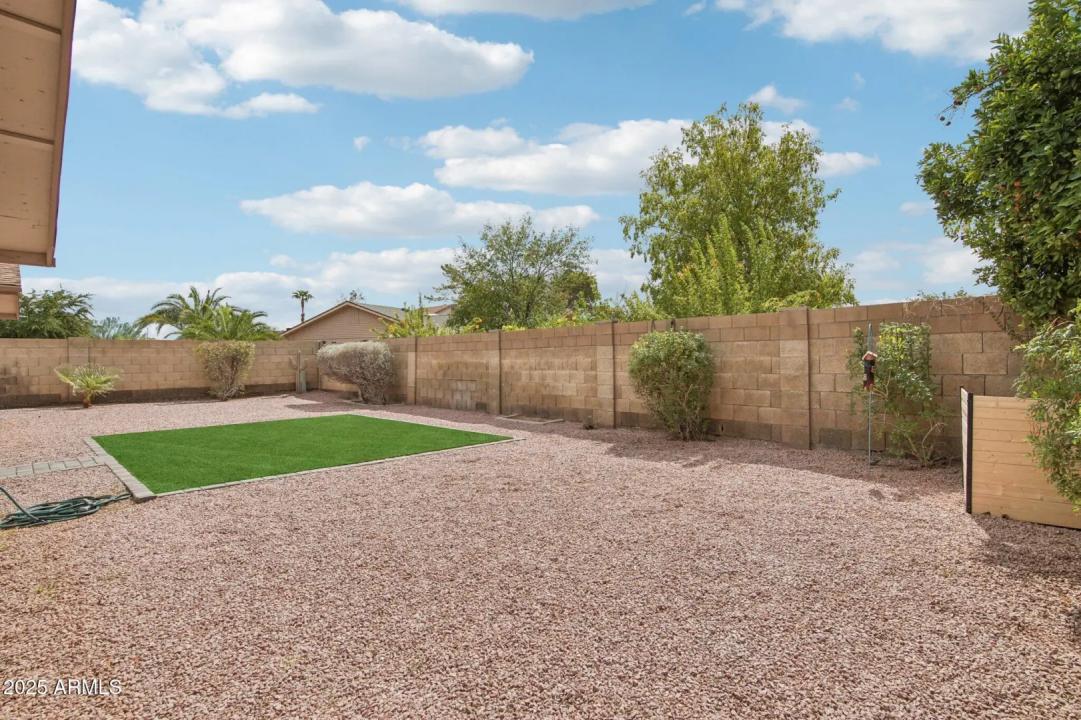 Real Estate Picture 25