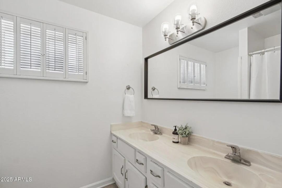 Real Estate Picture 19