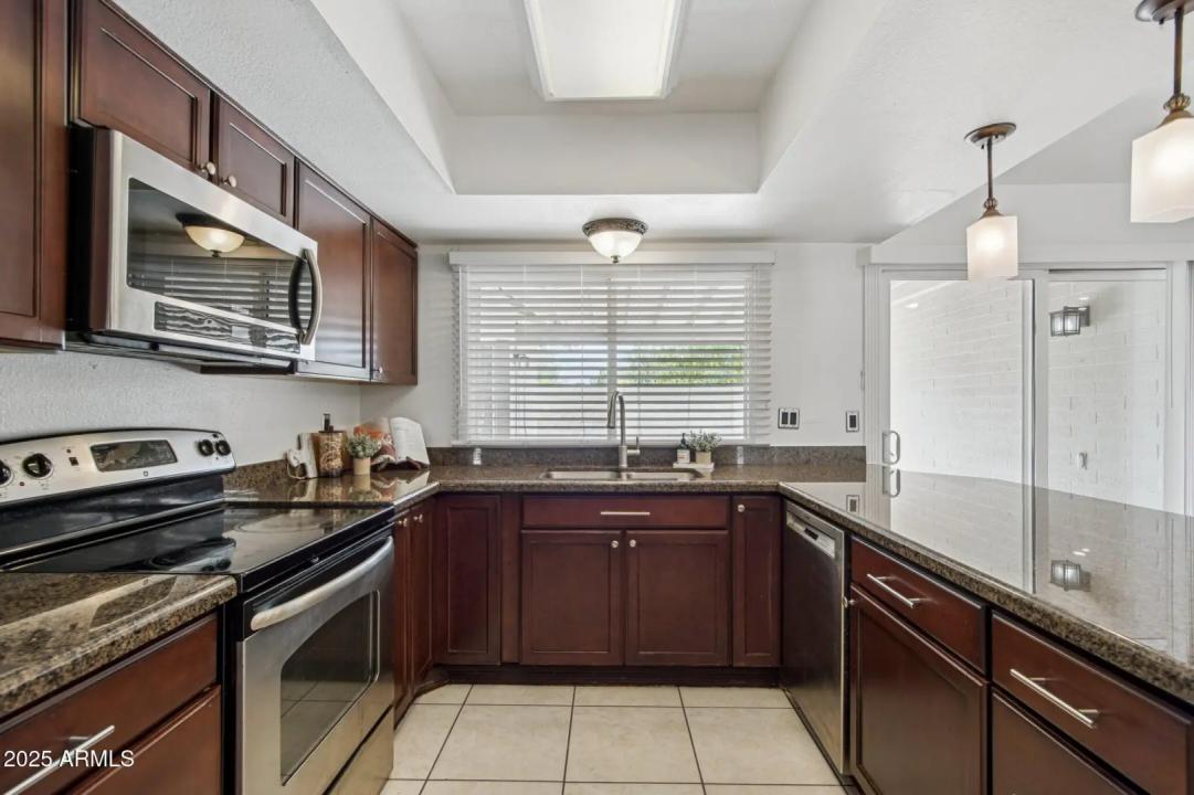 Real Estate Picture 9