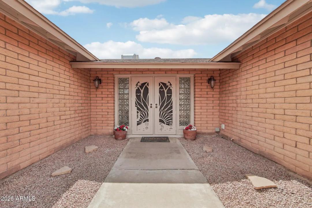 Real Estate Picture 3