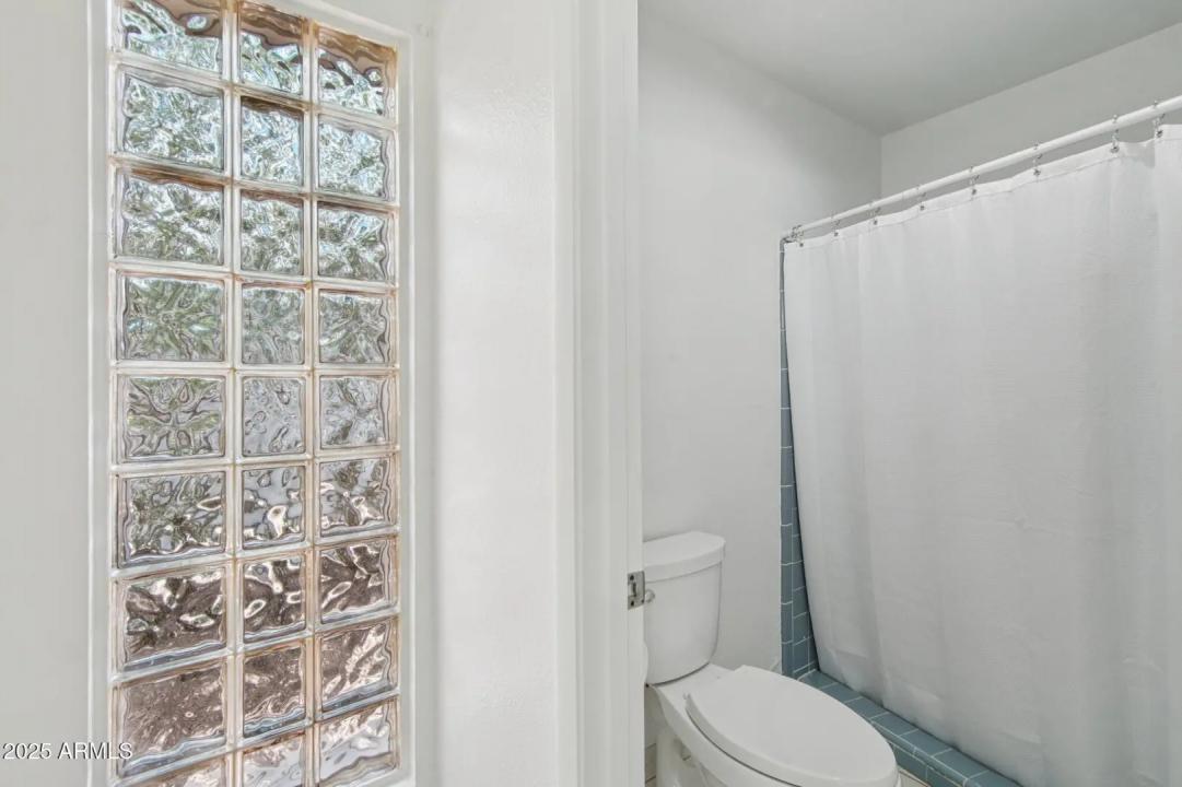 Real Estate Picture 16