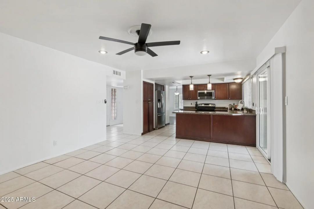 Real Estate Picture 12