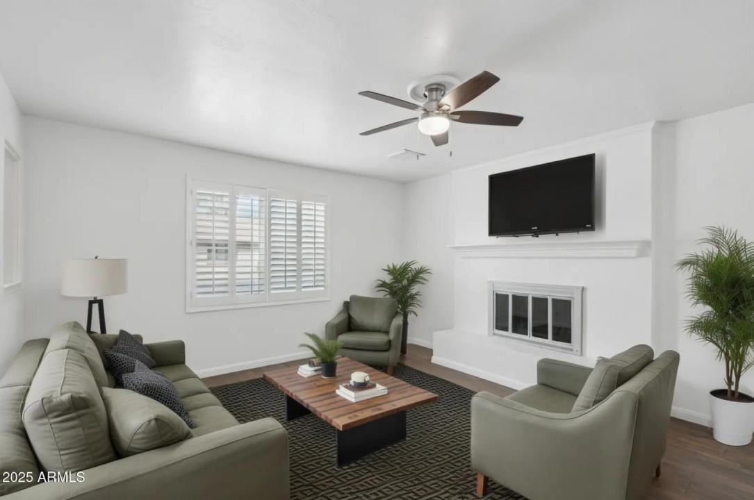 Real Estate Picture 4