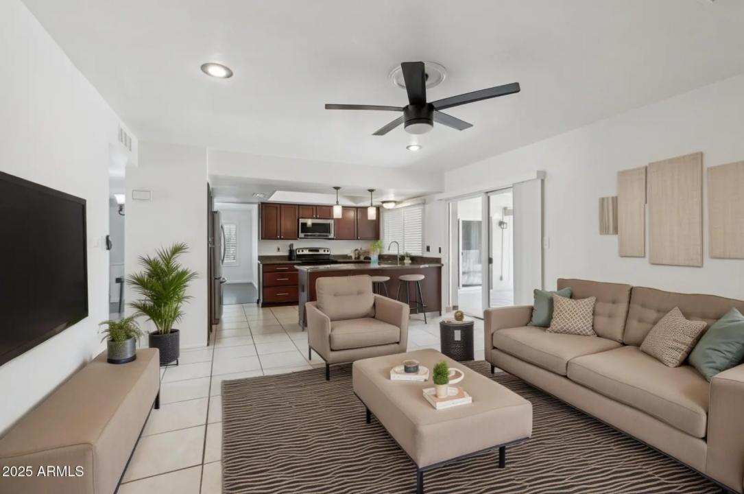 Real Estate Picture 11