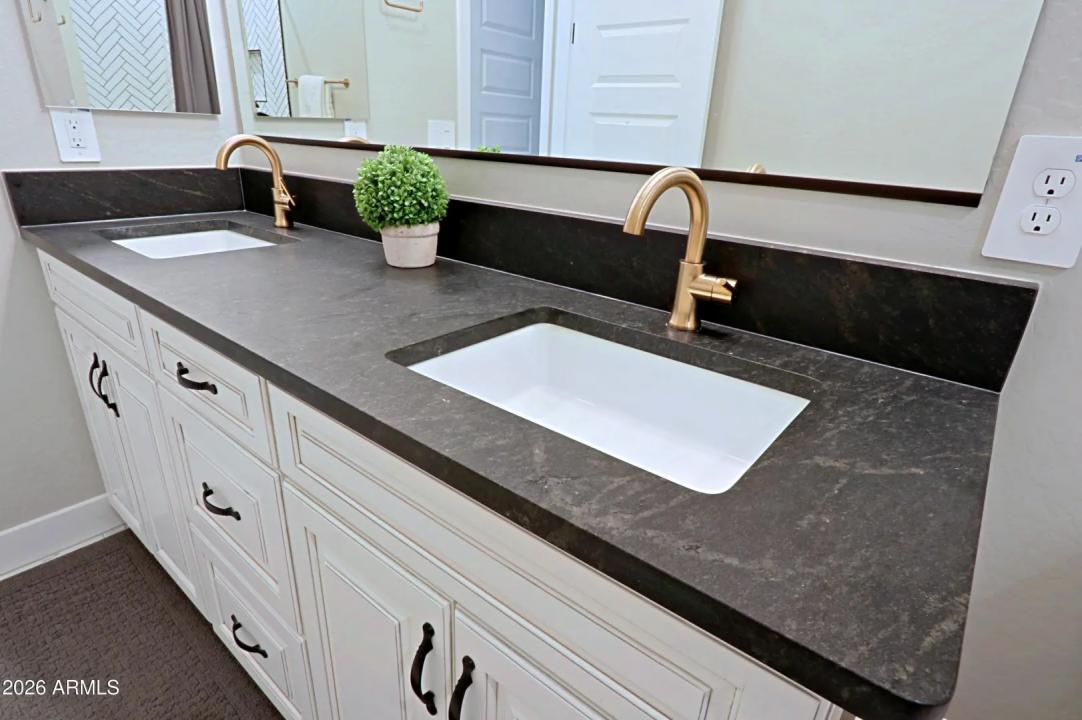 Real Estate Picture 41