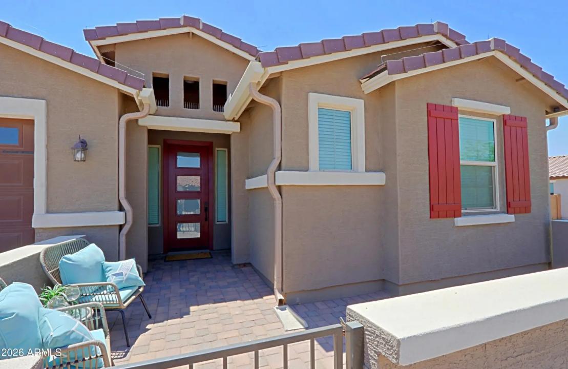 Real Estate Picture 4