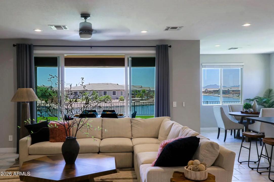 Real Estate Picture 24