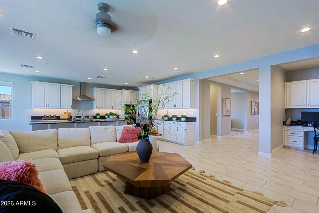Real Estate Picture 22