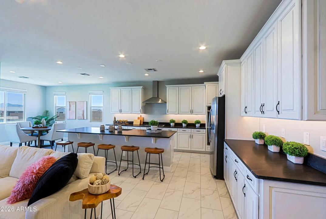 Real Estate Picture 18