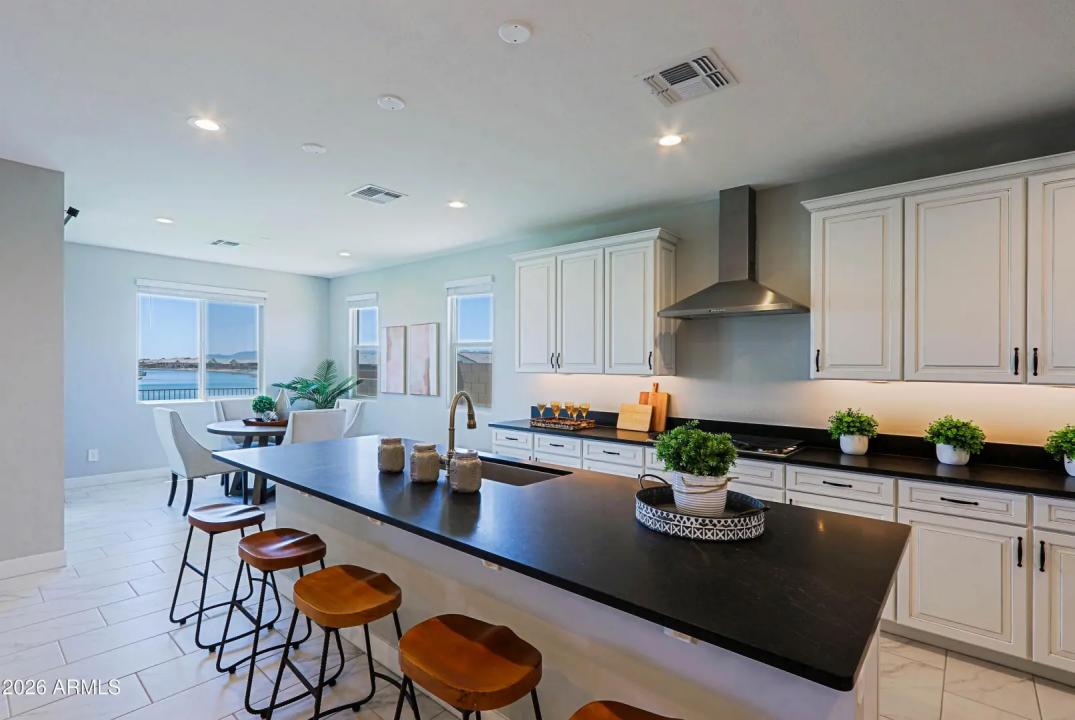 Real Estate Picture 17